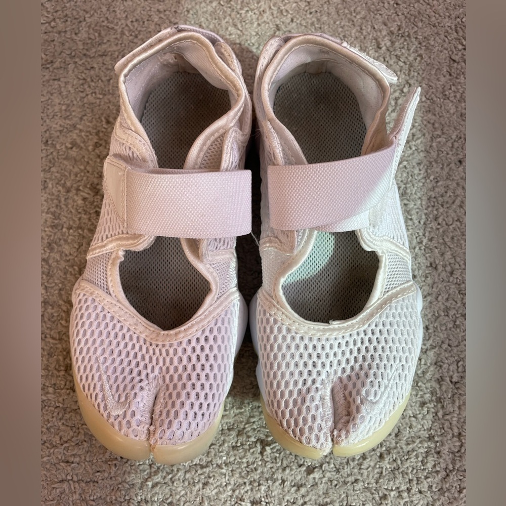 (WMNS) Nike Air Rift Breathe 'Triple White' size 6